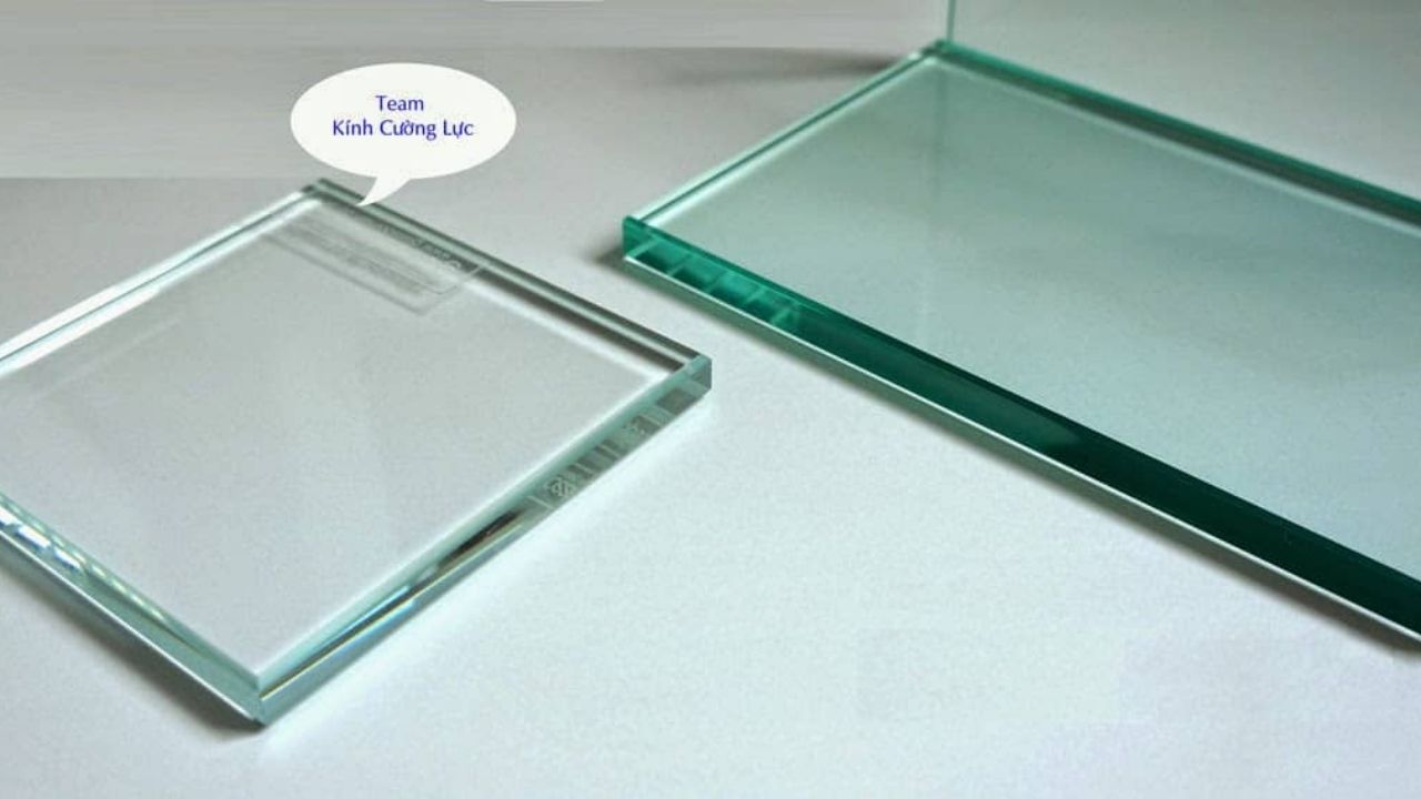 Phân Biệt Kính Cường Lực Và Kính Thường Bằng Cách Kiểm Tra Tem Mác Phân Biệt Kính Cường Lực Và Kính Thường Bằng Cách Kiểm Tra Tem Mác